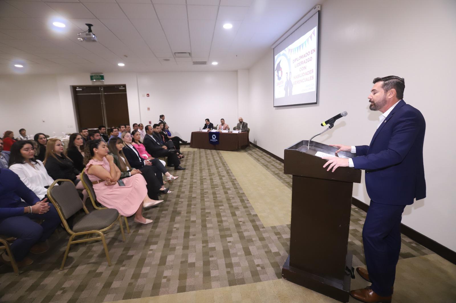 $!Se gradúan del Diplomado en Liderazgo con Habilidades Gerenciales