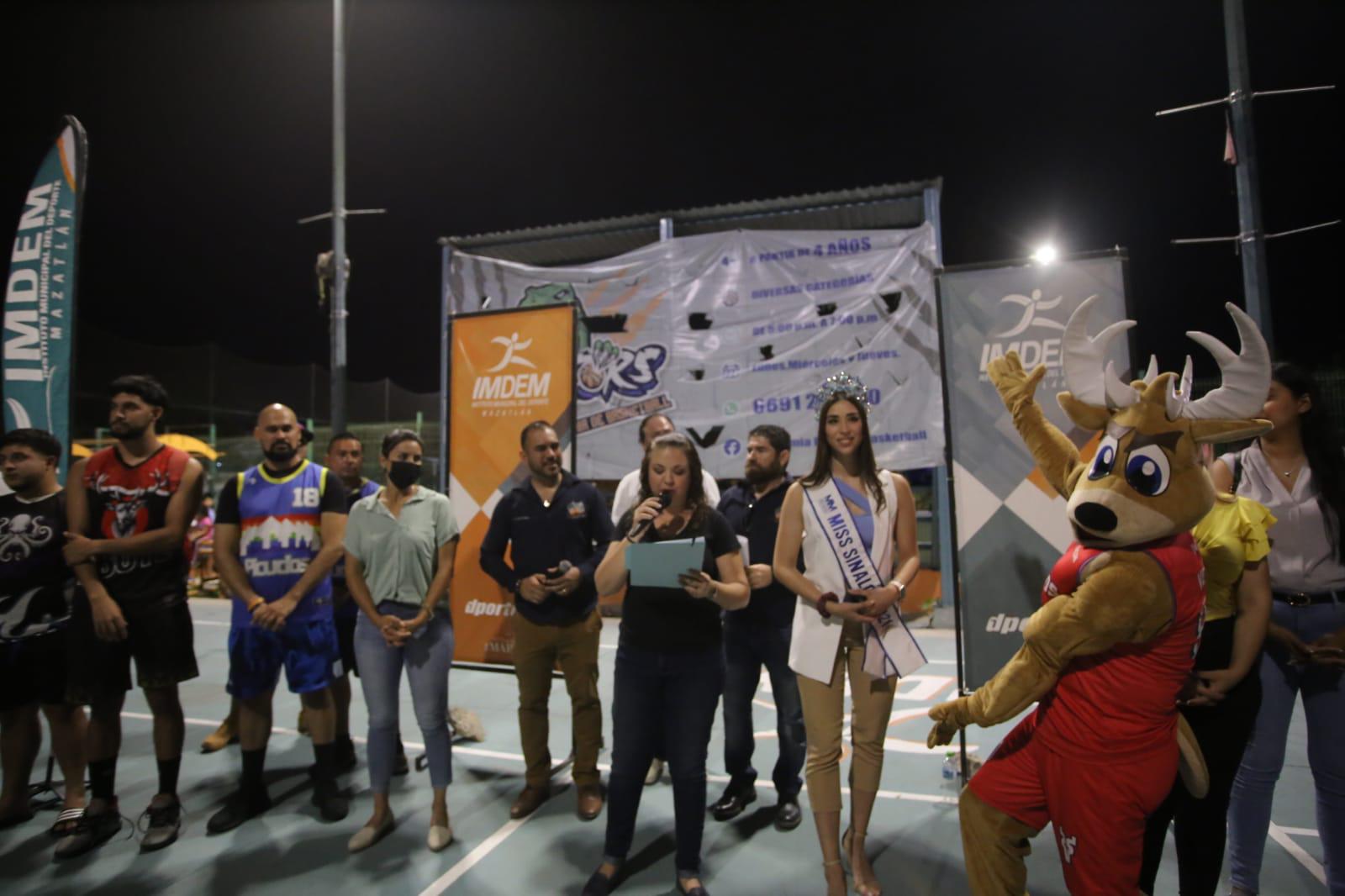 $!Inauguran Torneo de Baloncesto Wolves-I. H. Organic Fruits, en Casa Hogar