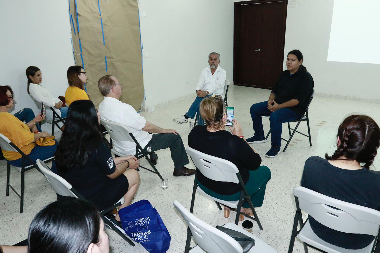 $!El cineasta durante su conferencia en La Casa del Maquío.