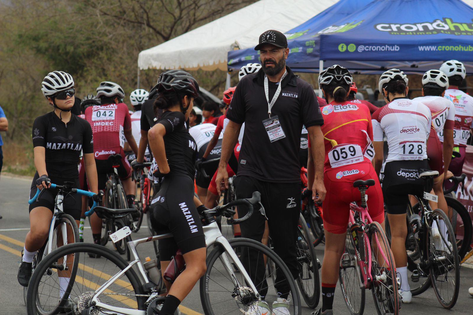 $!Brillan ciclistas mazatlecos en la ruta de la etapa estatal de los Juegos Conade