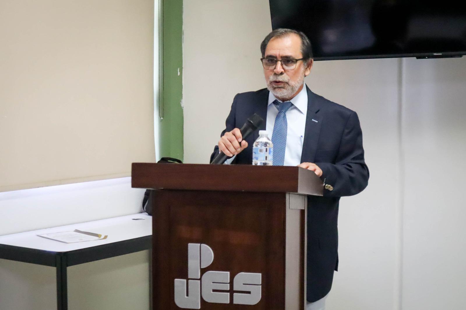 $!Mario Alberto Morales Acosta, director de UPES Mazatlán.