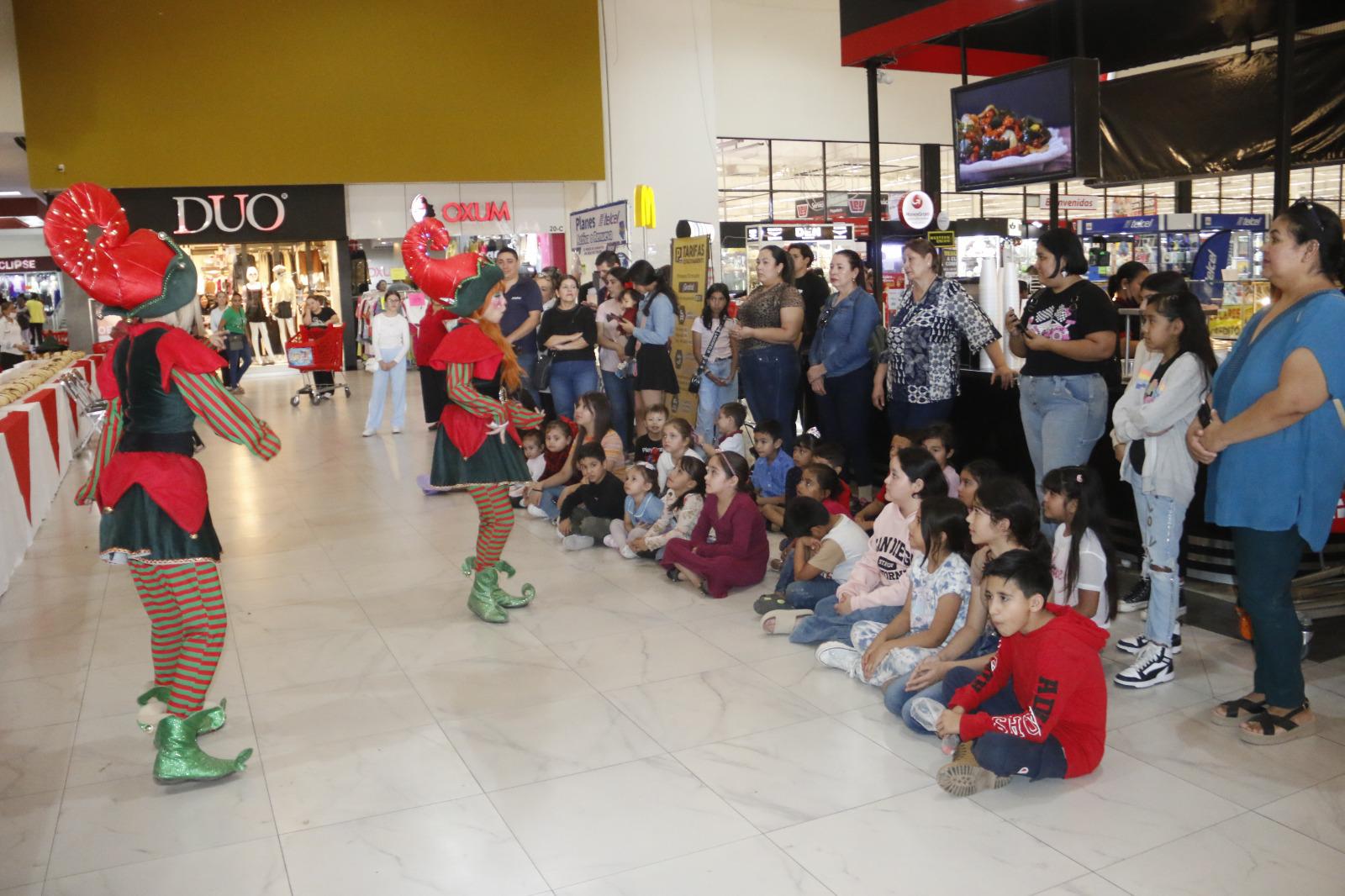 $!Celebra Casa Ley día de Reyes Magos compartiendo rosca de 48 metros con sus clientes