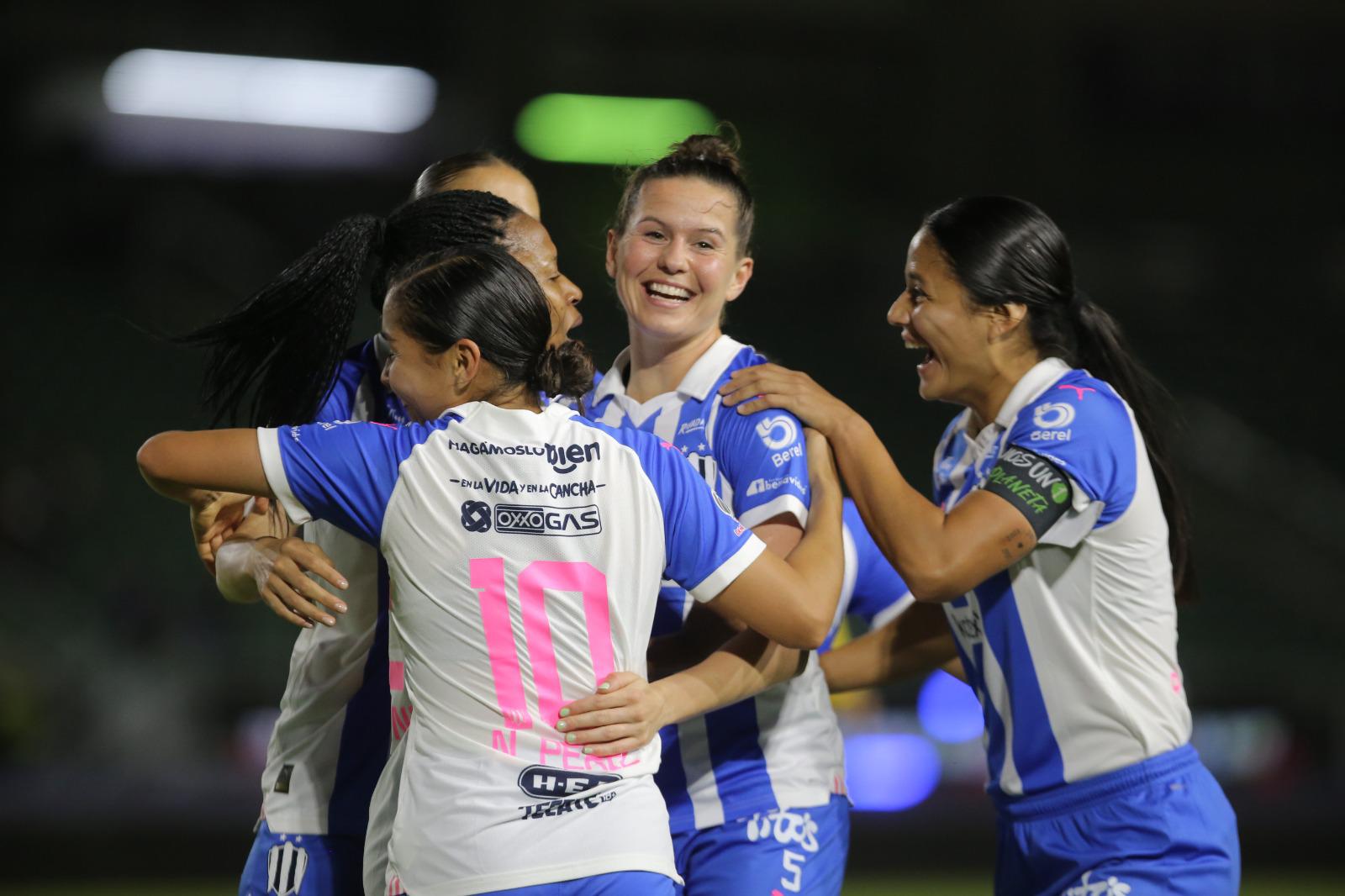 $!Mazatlán fracasa en casa y es goleado por Monterrey