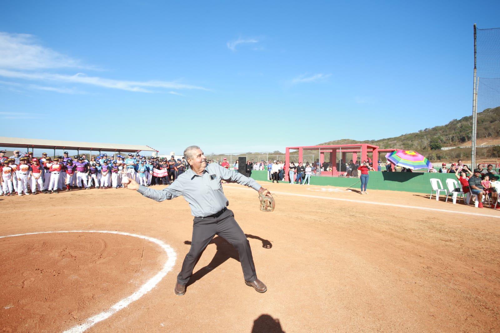 $!Estrena Liga Mazatlán instalaciones con nueva temporada de beisbol