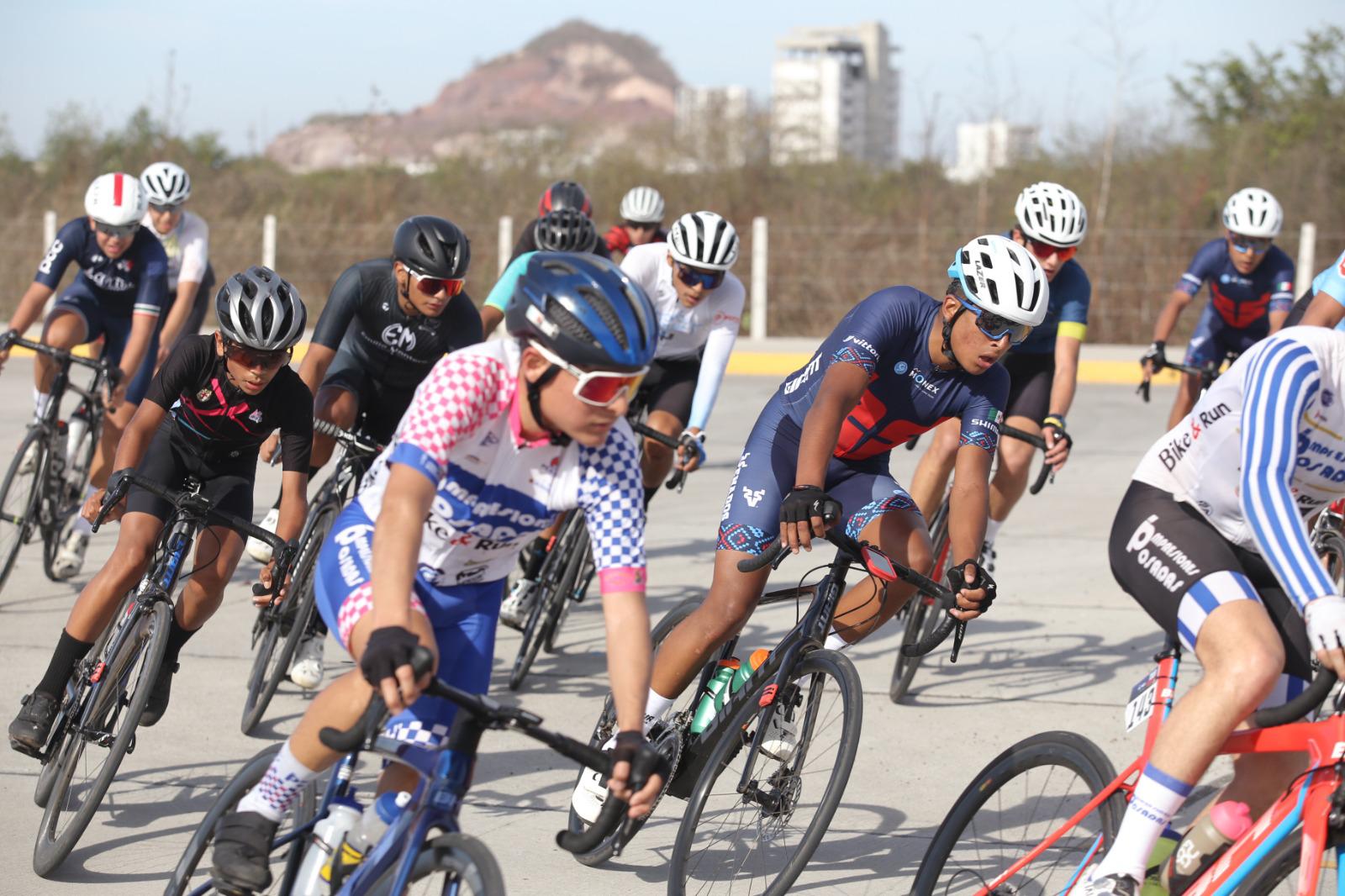 $!Carlos García y Jaqueline Tamez conquistan el critérium del Tour Venados Serial