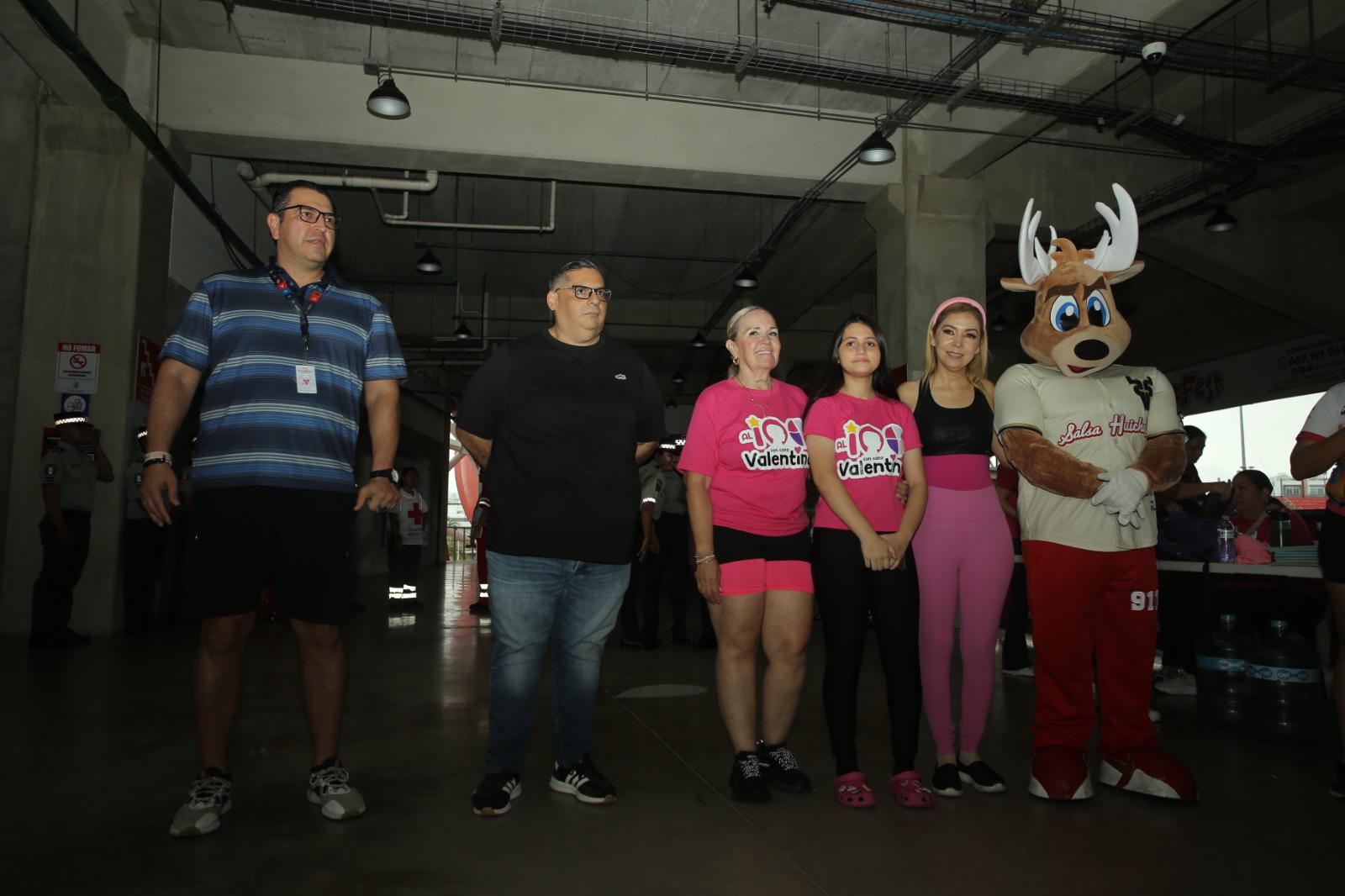 $!Paúl Luque, gerente de Venados; José Luis Núñez, director del DIF Mazatlán; Elizabeth López, presidenta de Casa Valentina; Daniela Zataráin, Ninfa Padrón y El Venny.