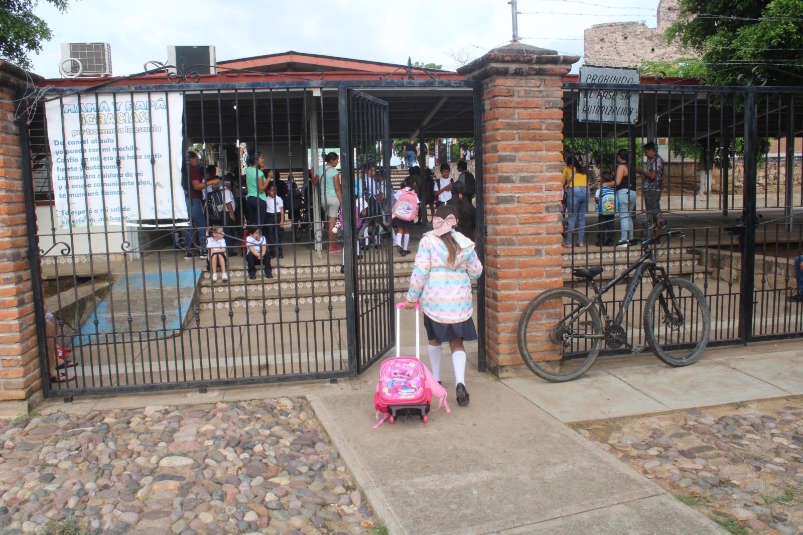 $!En Rosario tienen ‘agitado’ inicio de ciclo escolar 2025-2026