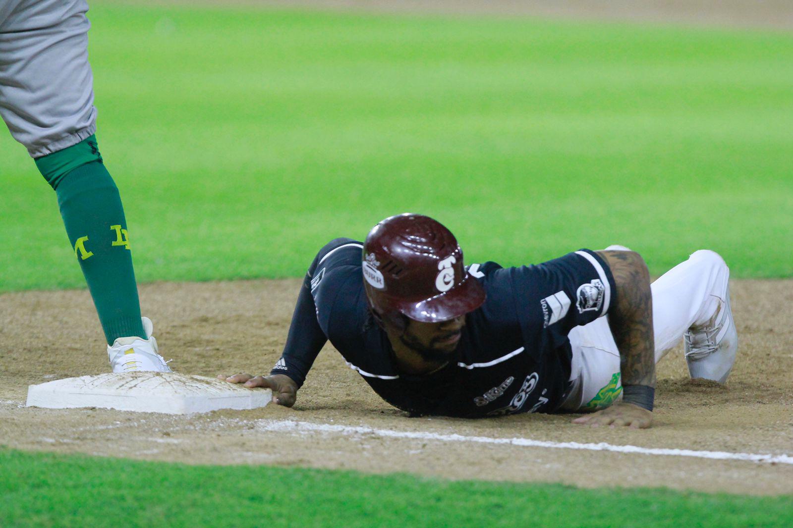 $!Cañeros de Los Mochis se impone a Tomateros en extrainnings