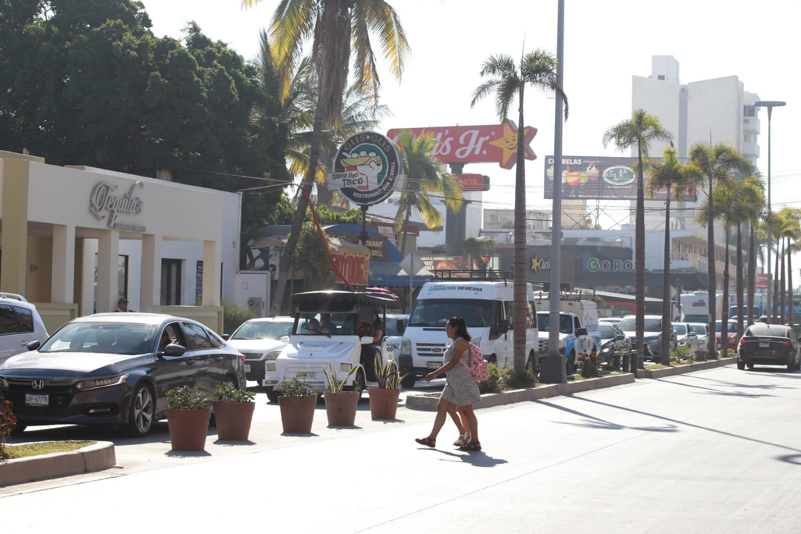 $!Obras tras retiro de topes elevados mantienen caos en la Camarón Sábalo