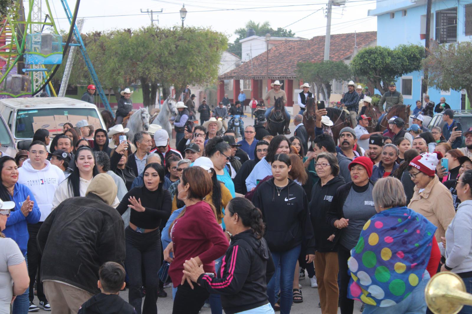 $!Vecinos mantienen las acciones para mejorar la imagen turística de Chametla