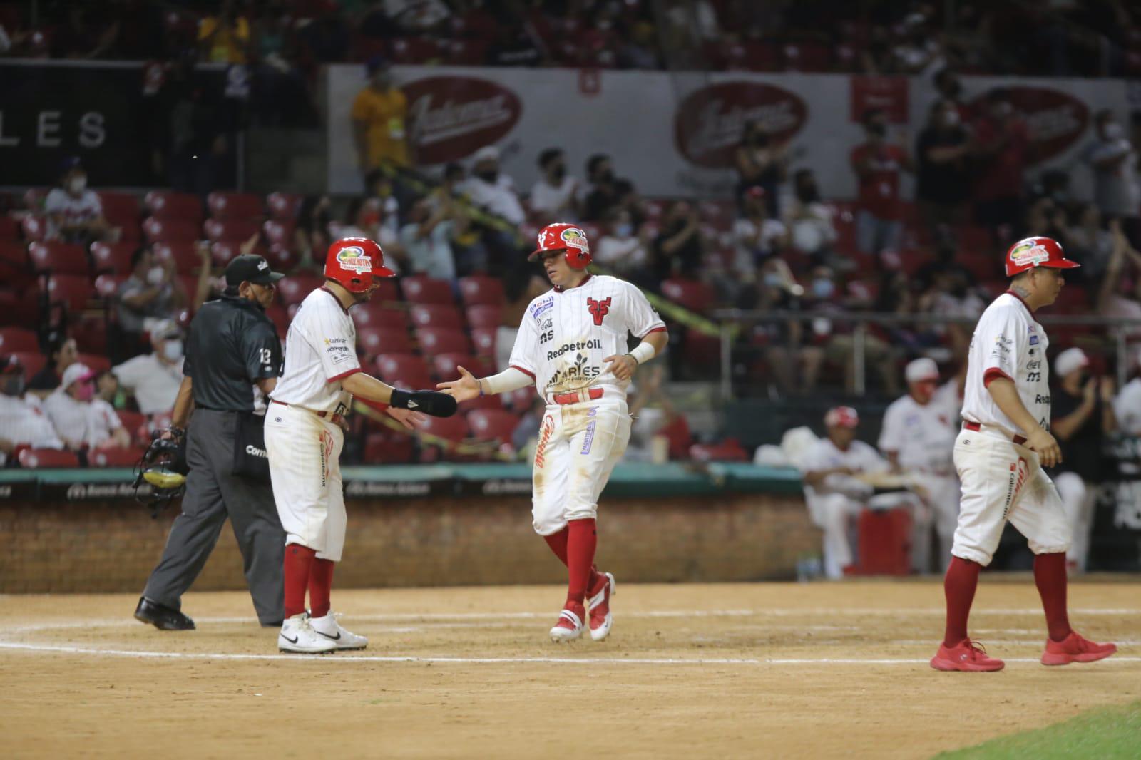 $!Venados de Mazatlán se sacude la escoba y derrota a Mayos al son de 7-4