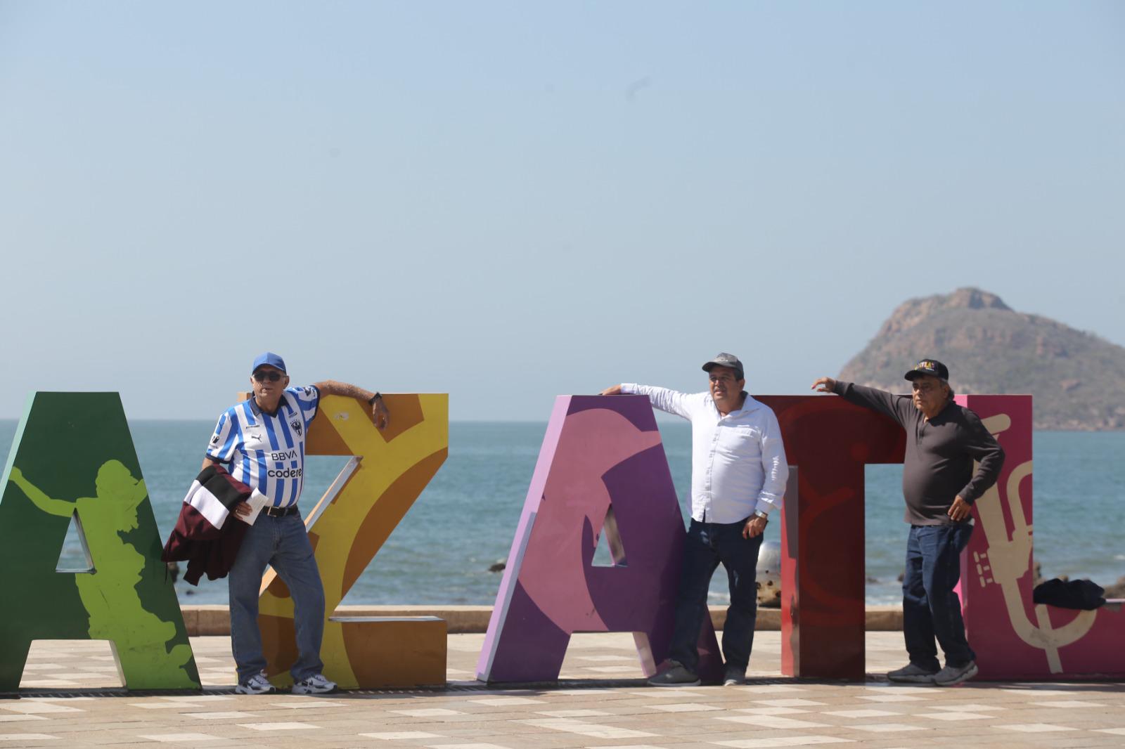 $!Crucero, futbol y Carnaval traen notable afluencia turística en Mazatlán