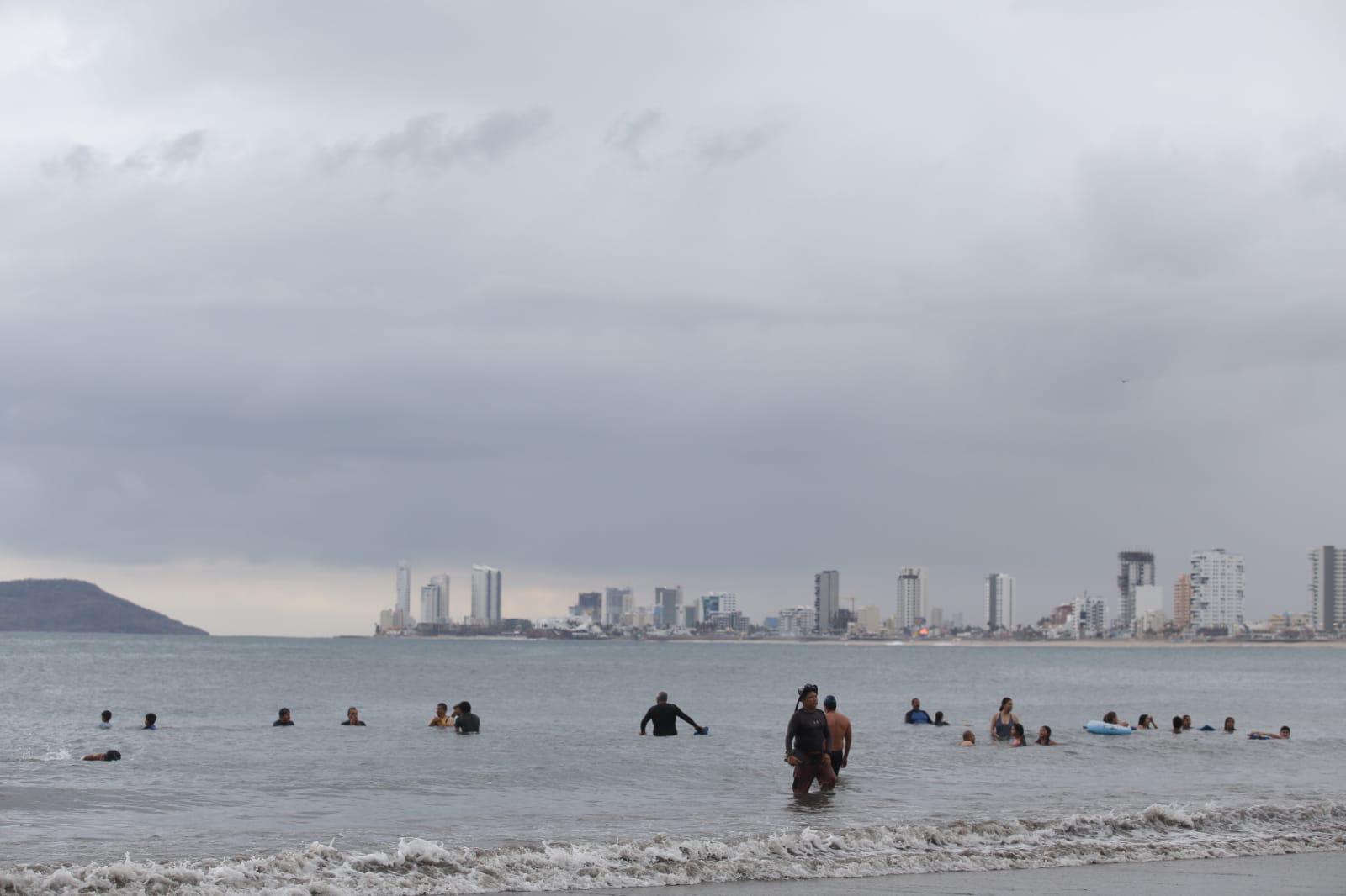 $!Quetzalcóatl y Luna dominan las olas en Séptima Competencia Puntuable de Natación