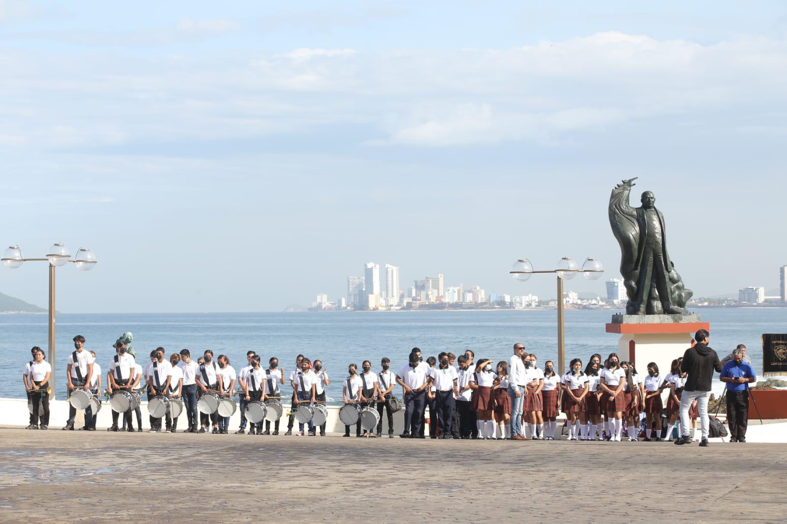 $!Llaman a estudiantes mazatlecos a poner todo su empeño académico