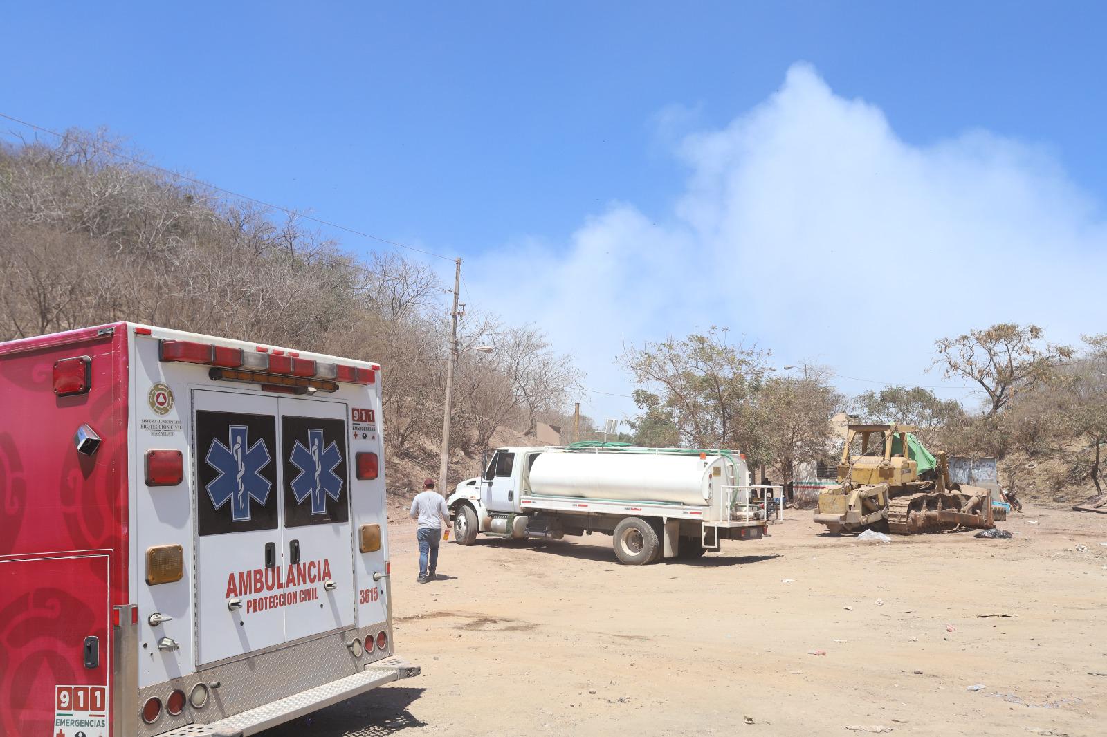 $!Reportan Bomberos que el fuego en el Basurón Municipal ya está controlado