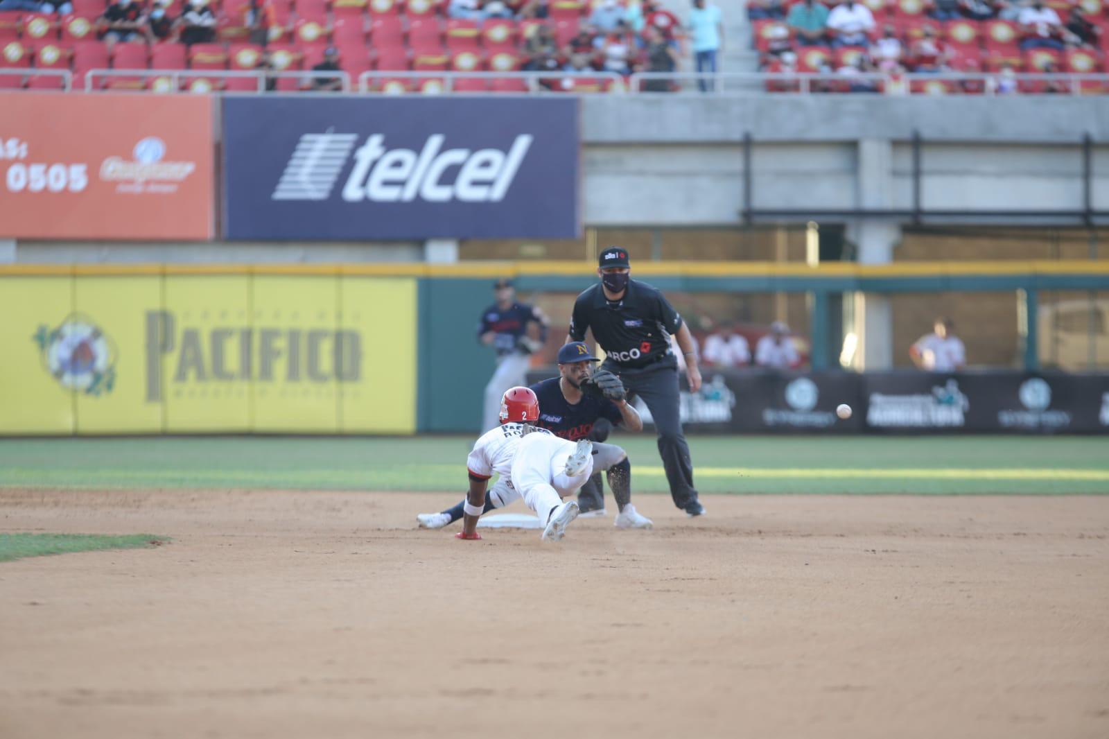 $!Venados de Mazatlán se sacude la escoba y derrota a Mayos al son de 7-4