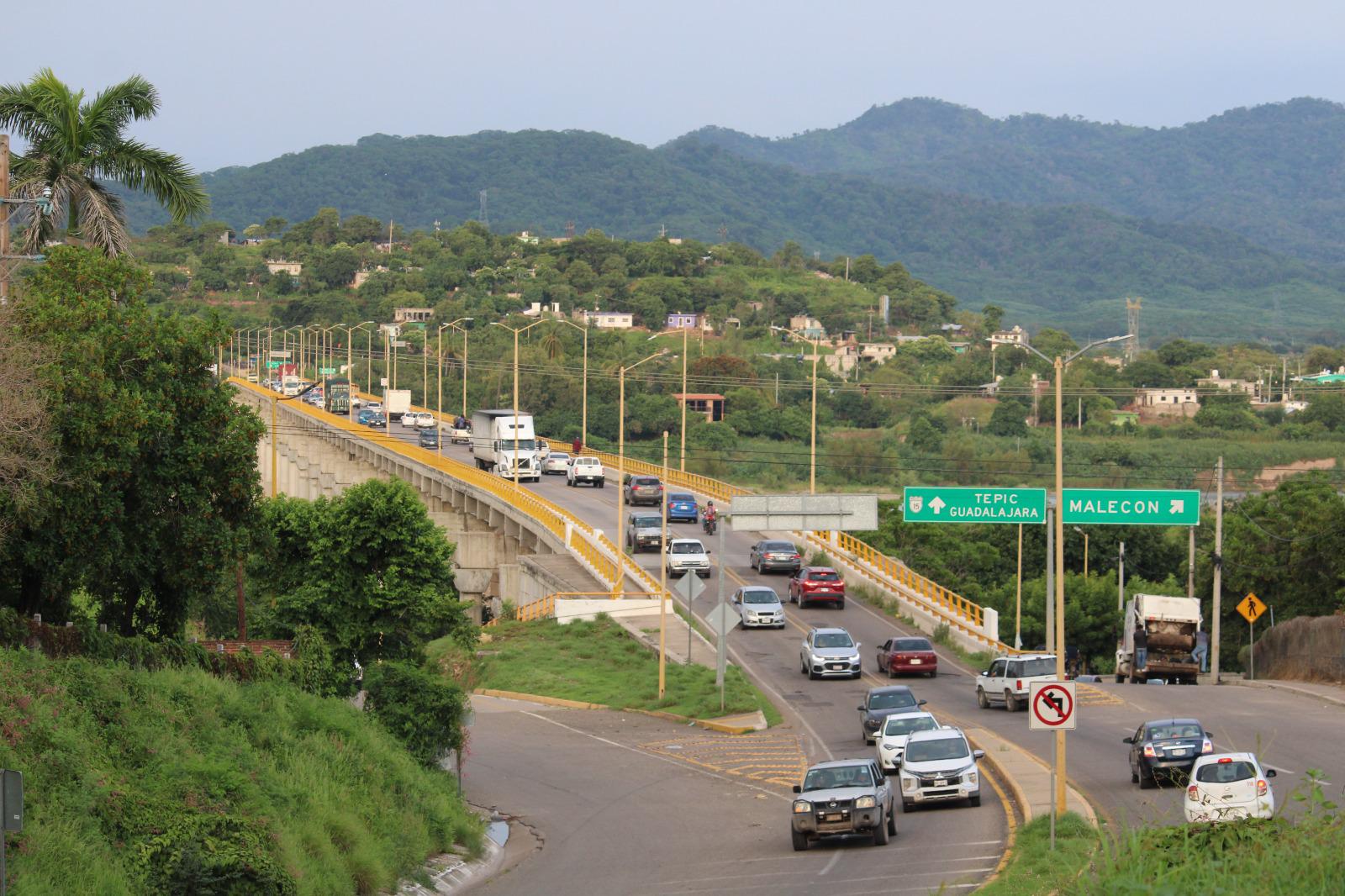 $!Reportan bloqueo de puente junto a la cabecera municipal de Rosario