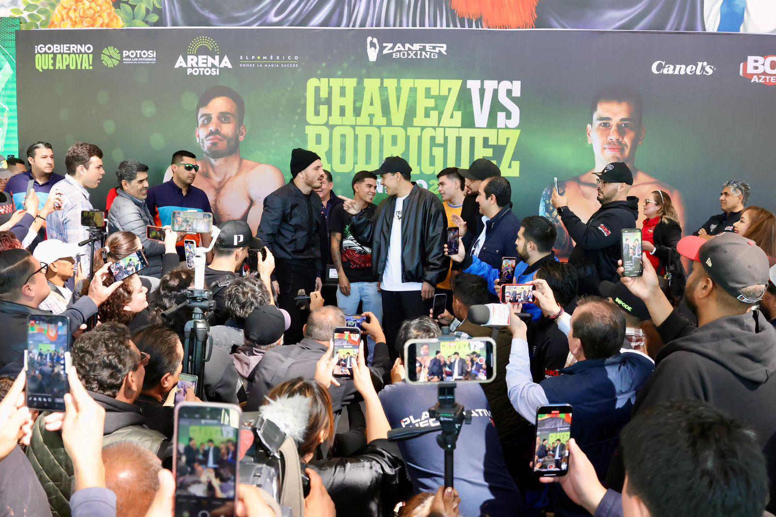 $!Julio César Chávez respalda a su hijo Omar en la pelea contra Misael Rodríguez
