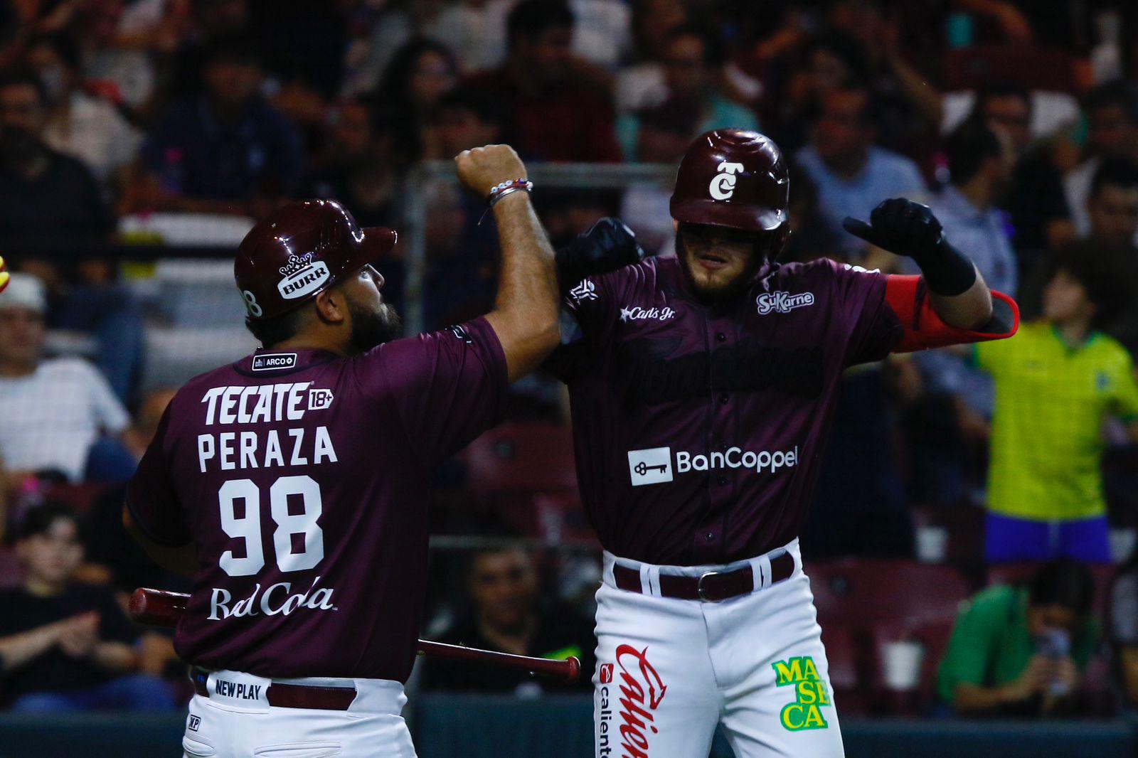 $!Algodoneros de Guasave arruina la fiesta de Tomateros de Culiacán