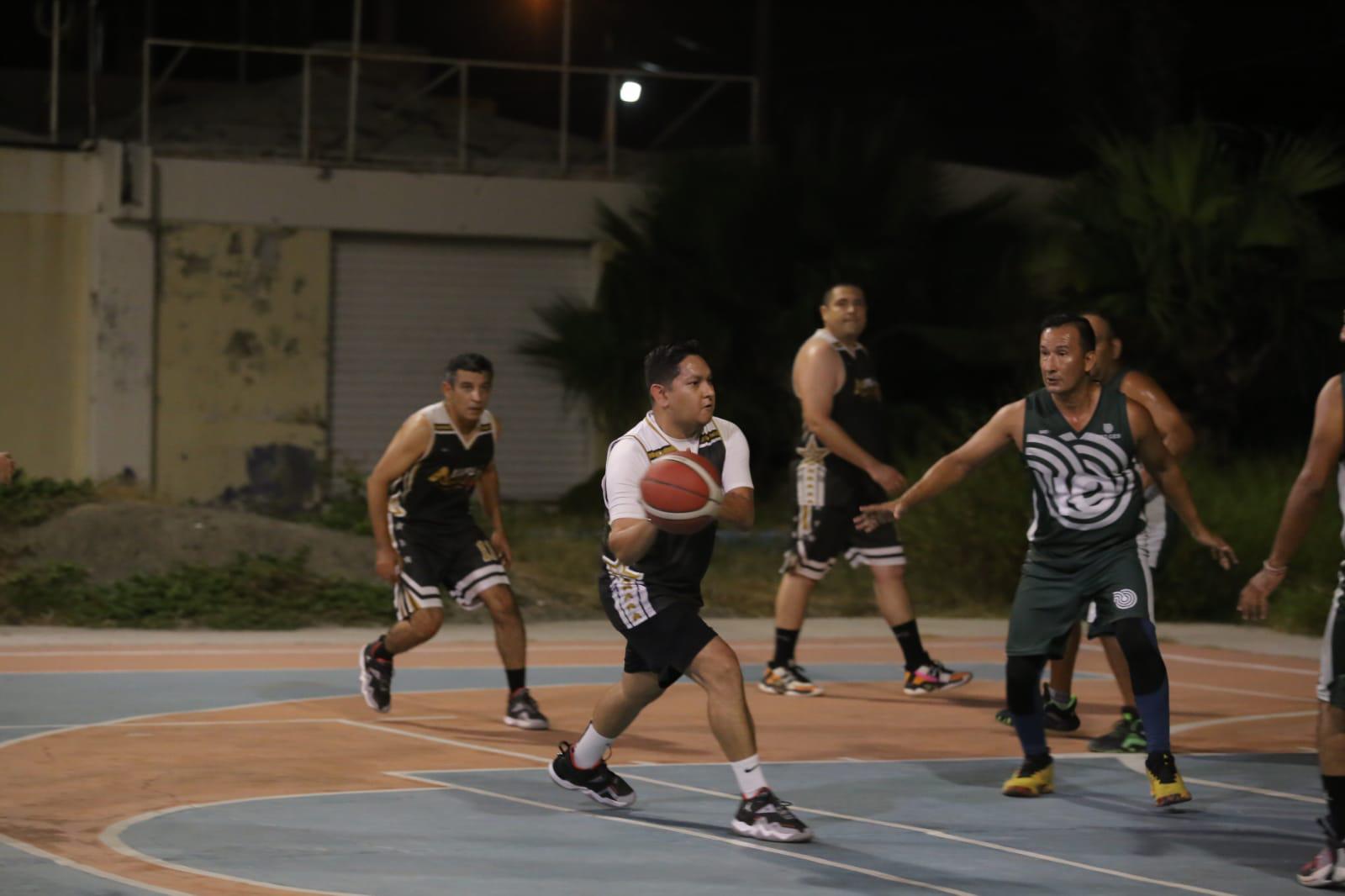 $!Tímbiri cumple pronóstico al vencer a Hacienda Los Tamarindos en Baloncesto Veteranos