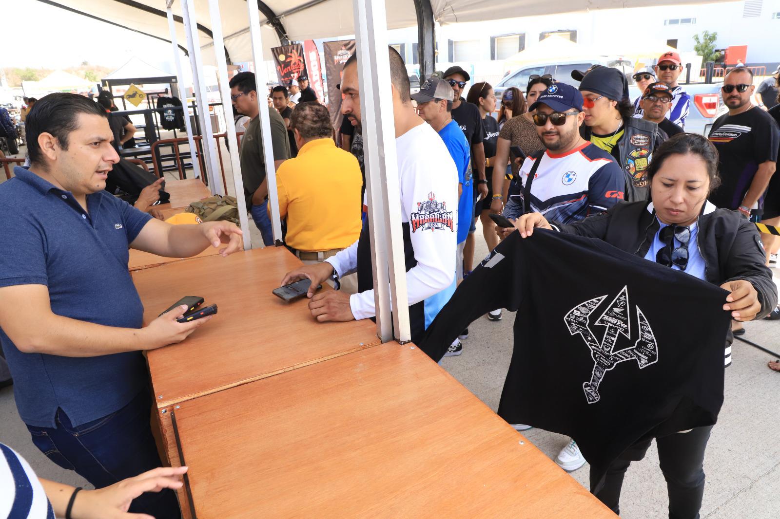 $!Intenso movimiento registra Foro Biker con inicio de registros de la Semana de la Moto