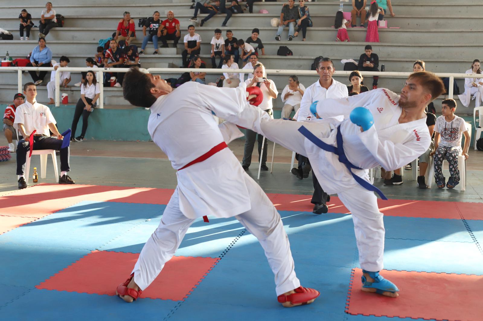 $!Moreno Bautista vuelve a ser la figura de la Copa Datemex de Karate