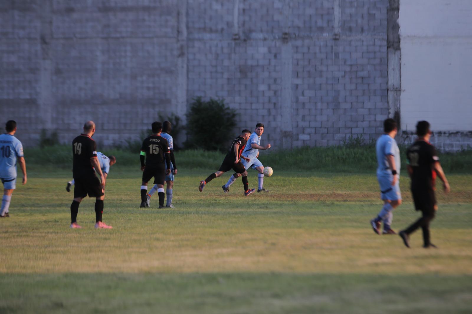 $!IMSS-Umepa se ciñe el campeonato de la Liga de Futbol Intermédicos
