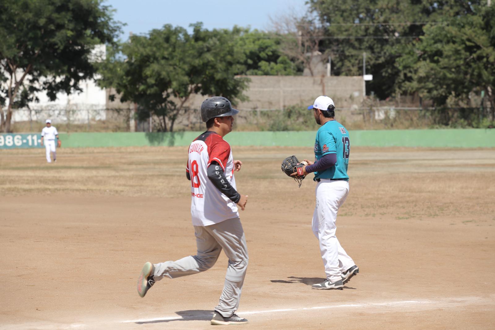 $!Phillips Mazatlán se impone en duelo de batazos a Nitram