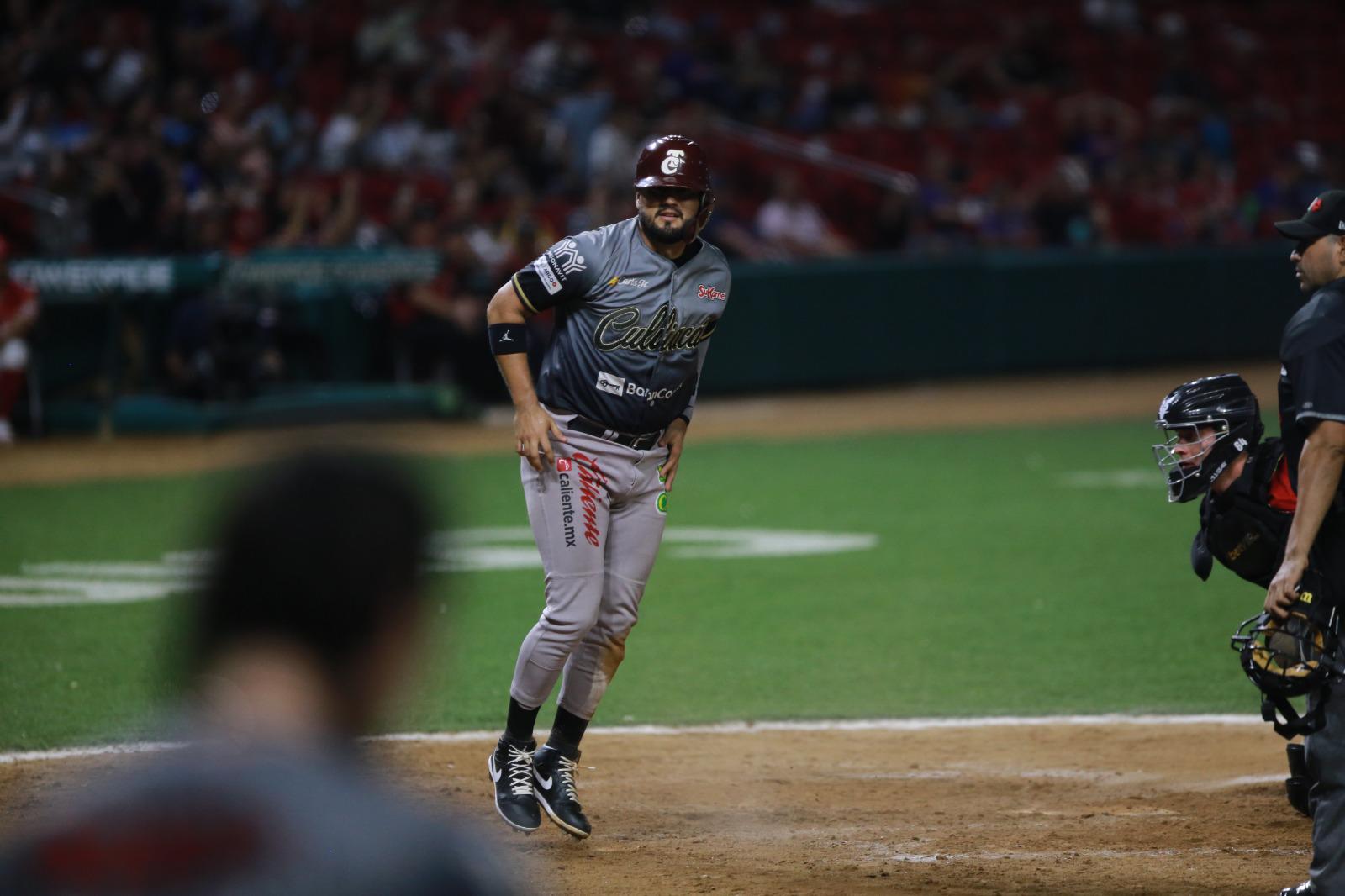 $!Tomateros pinta de guinda el clásico ante Venados