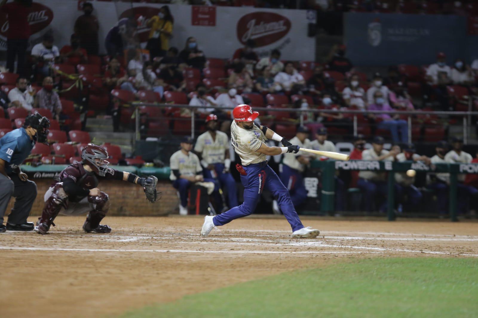 $!Venados de Mazatlán apalea a Tomateros de Culiacán y asegura una serie más en casa