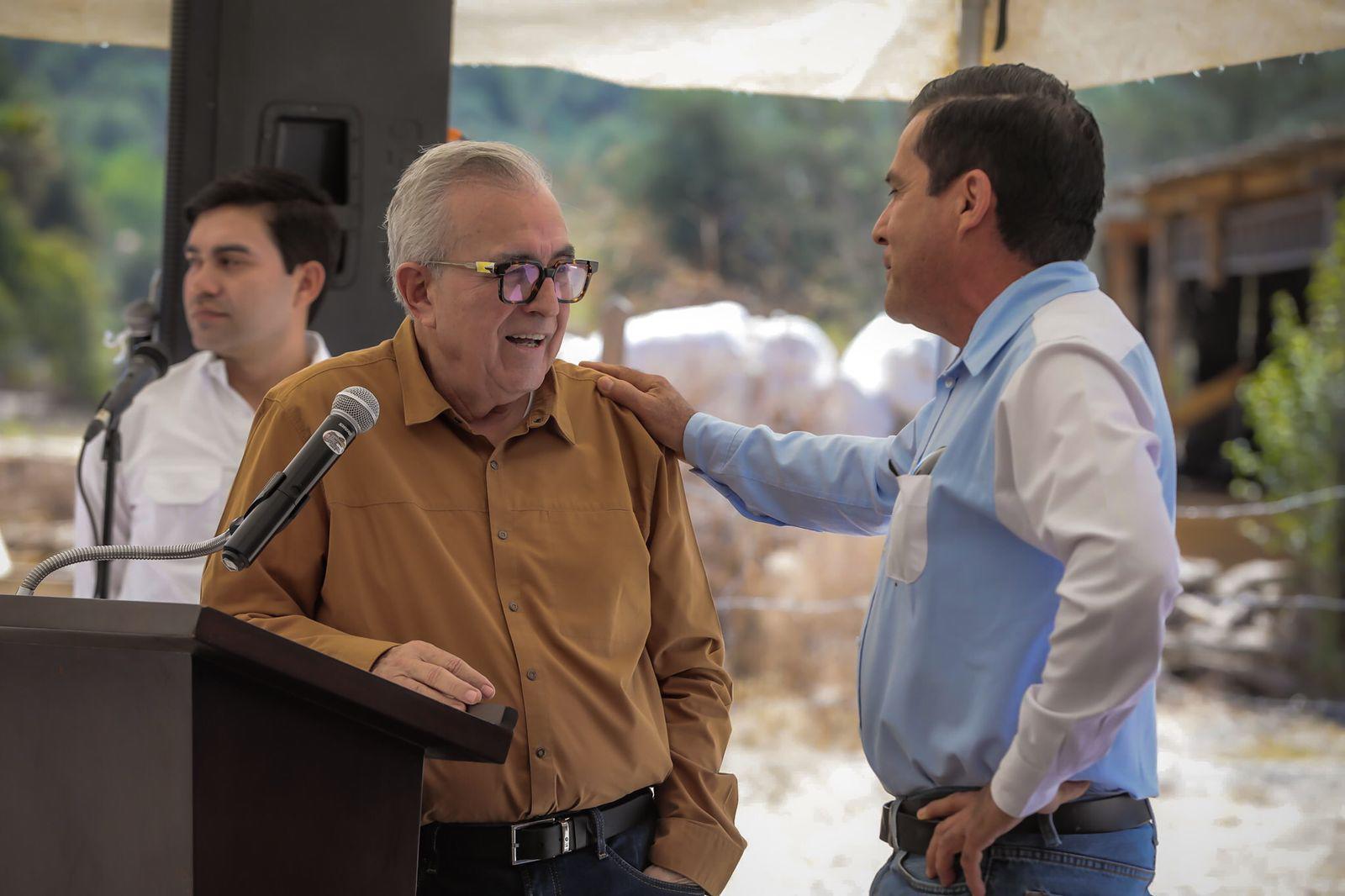 $!Inaugura Rocha calle que costó 9.7 millones, en la sierra de Badiraguato