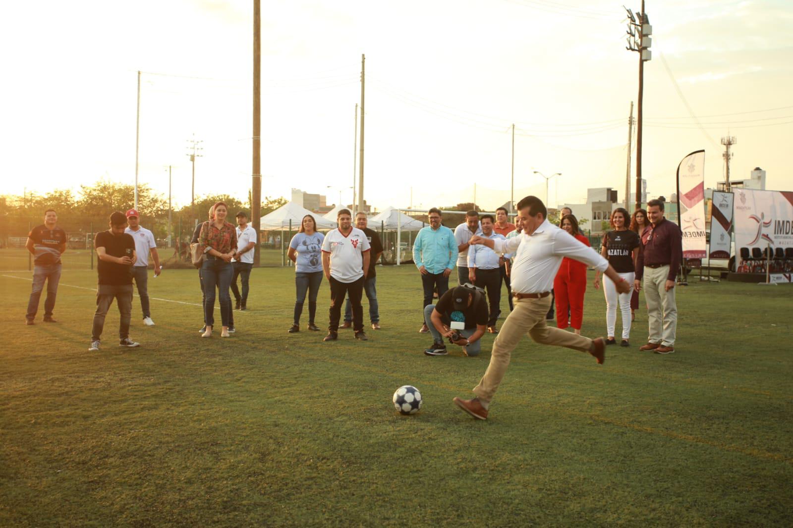 $!Oficializan apertura de Estatal de futbol, en Mazatlán