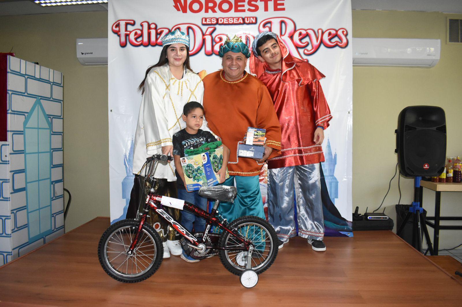 $!Llegan los Reyes Magos de Datemex a Culiacán y transforman la ilusión de los pequeños en alegría