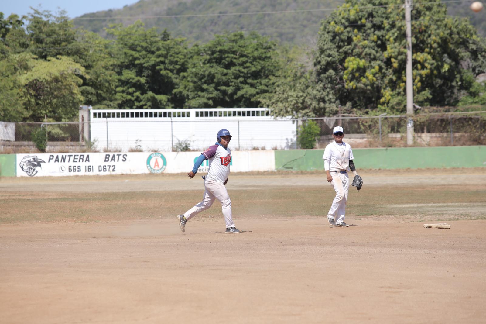 $!Phillips Mazatlán se impone en duelo de batazos a Nitram