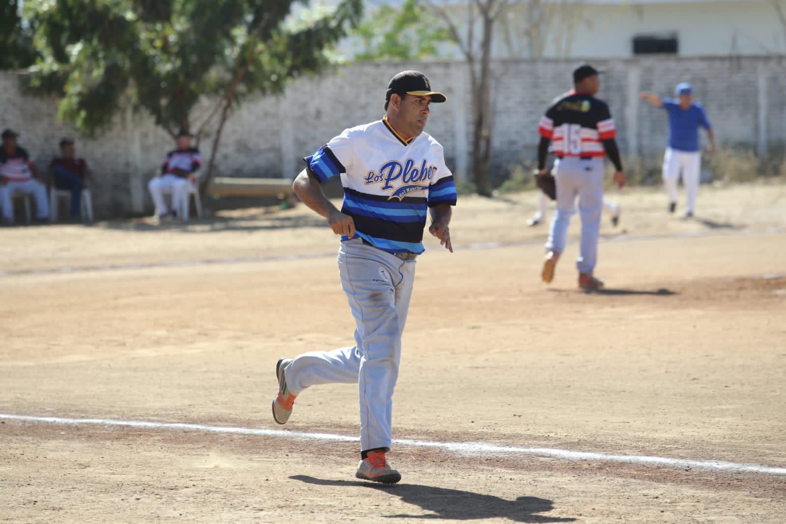 $!Los Plebes del Rancho son los reyes del playoffs de la Liga de Beisbol Eco Taxis Verdes