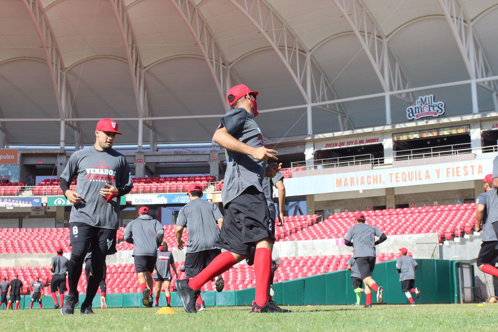 $!Venados de Mazatlán, comienza la aventura porteña con 31 rojos sudando ya la camiseta