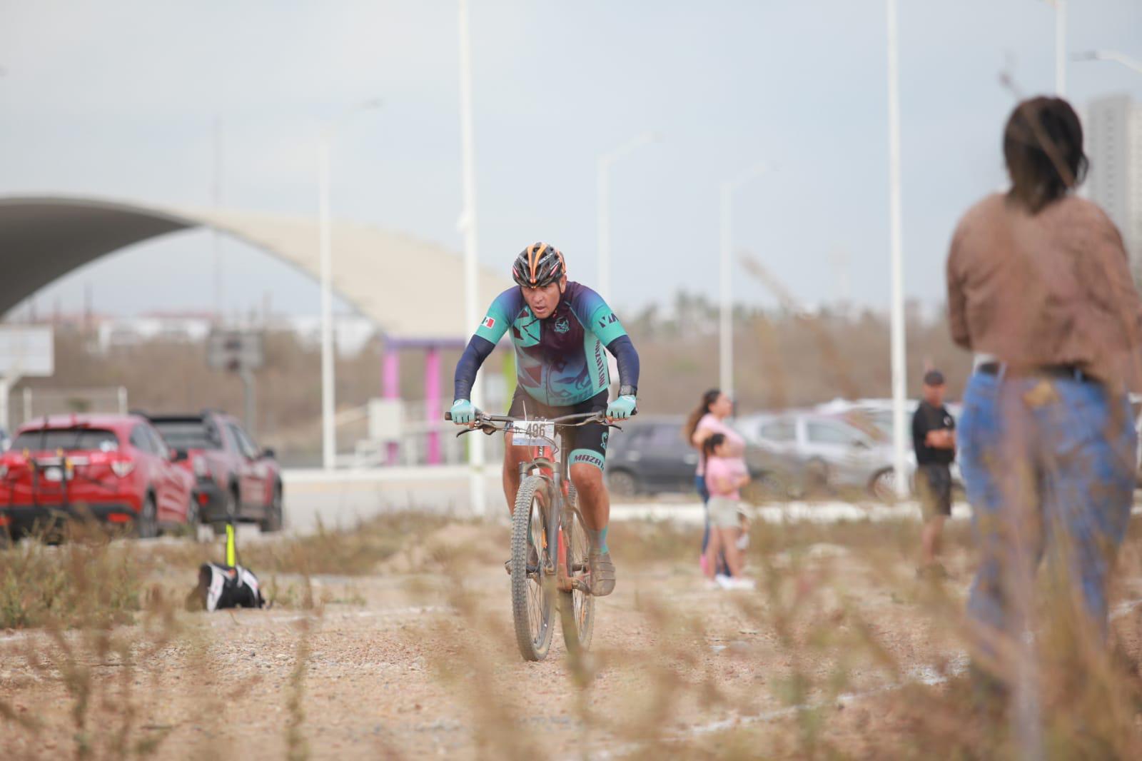 $!Lerma y Ramírez conquistan la Elite en cierre de Serial MTB Mazatlán