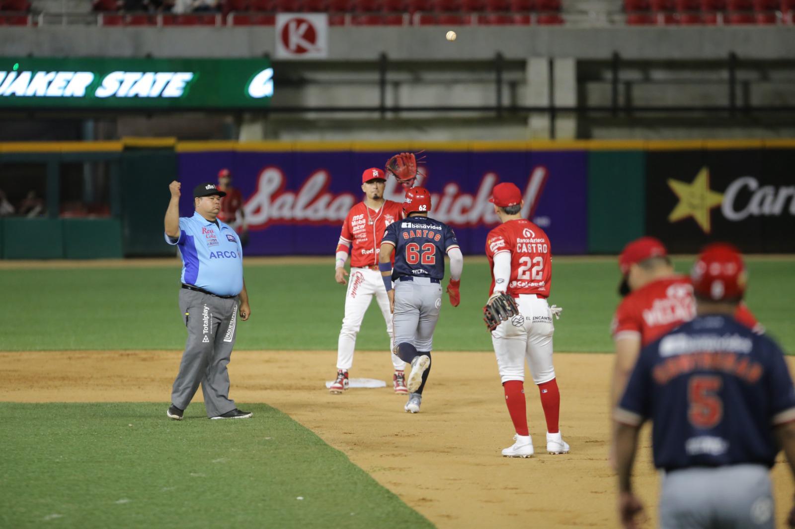 $!Los Águilas emparejan la serie en Mazatlán
