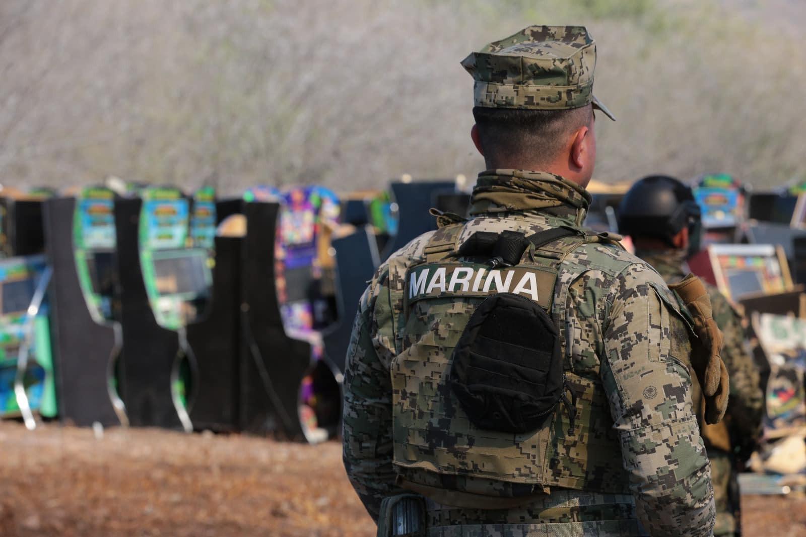 $!Destruye SSP 796 maquinitas, narcóticos y equipo táctico decomisado en operativos en Sinaloa