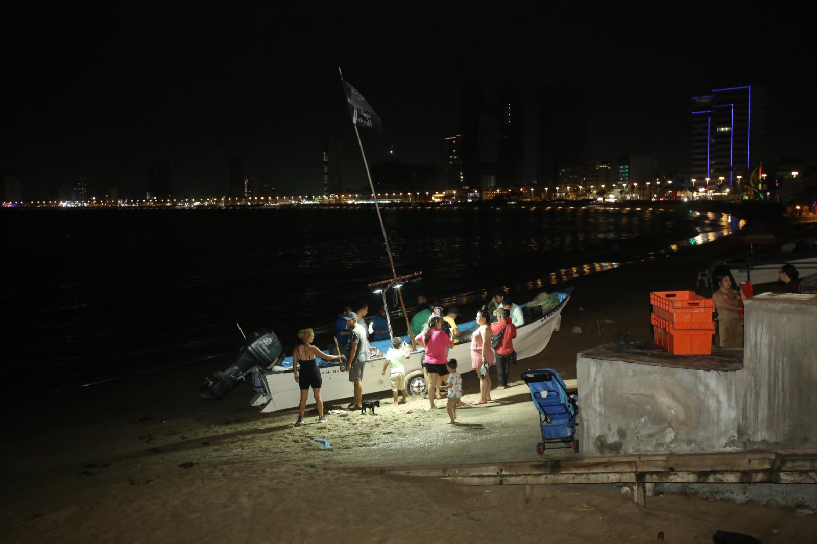 $!Llega el ‘pajarito’ a Mazatlán; pescadores sacan buen botín en su segundo día en altamar