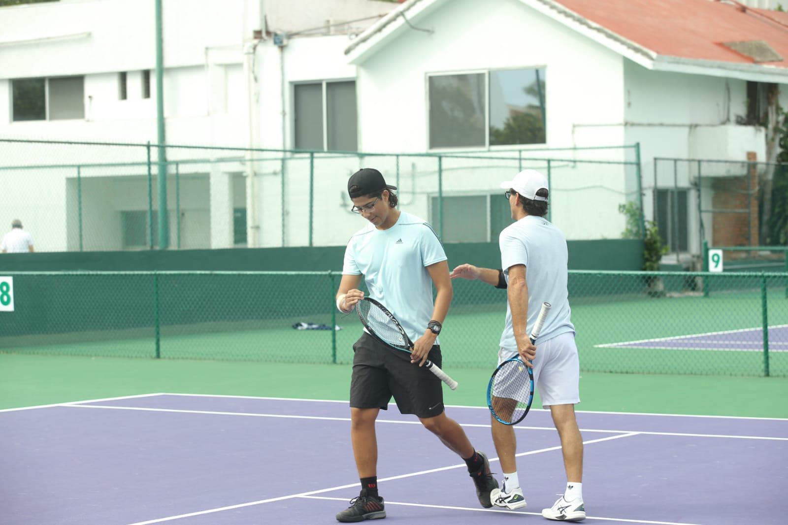 $!Domínguez y Valadés necesitaron de tres sets para imponerse.