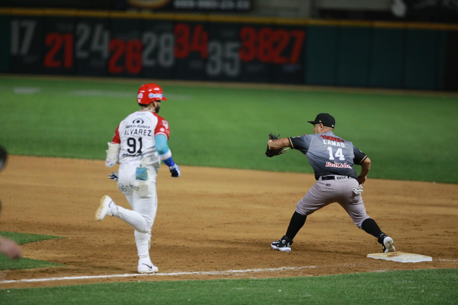 $!Tomateros doblega a Venados por paliza en el puerto