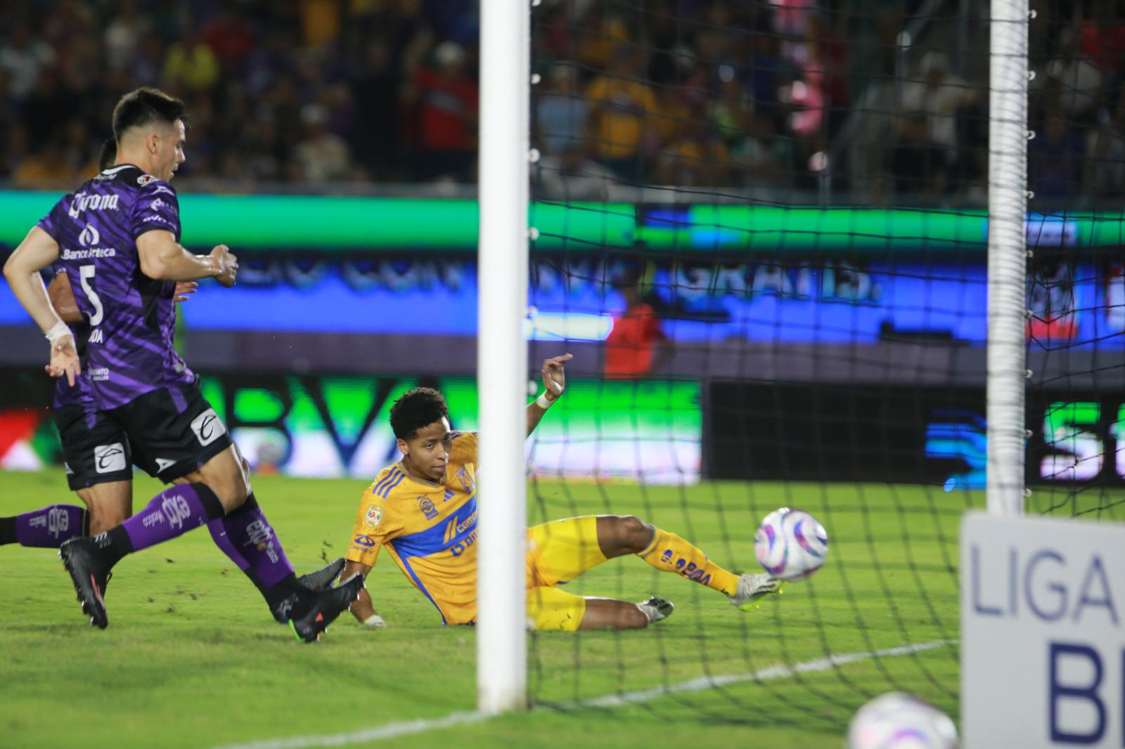 $!Mazatlán FC se queda corto en el Kraken y cae ante Tigres