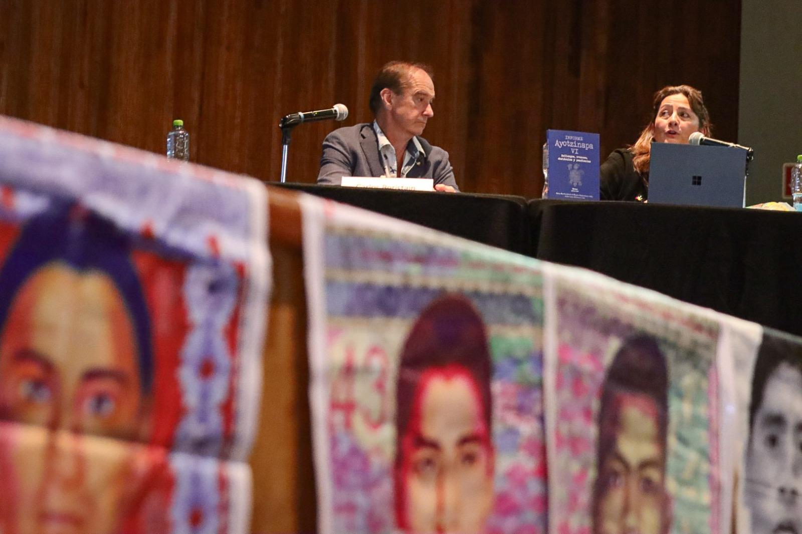 $!Carlos Beristain y Ángela Buitrago ofrecieron el último informe del GIEI el pasado julio. El médico vasco advirtió sobre el riesgo de que “la mentira se institucionalice como respuesta”.