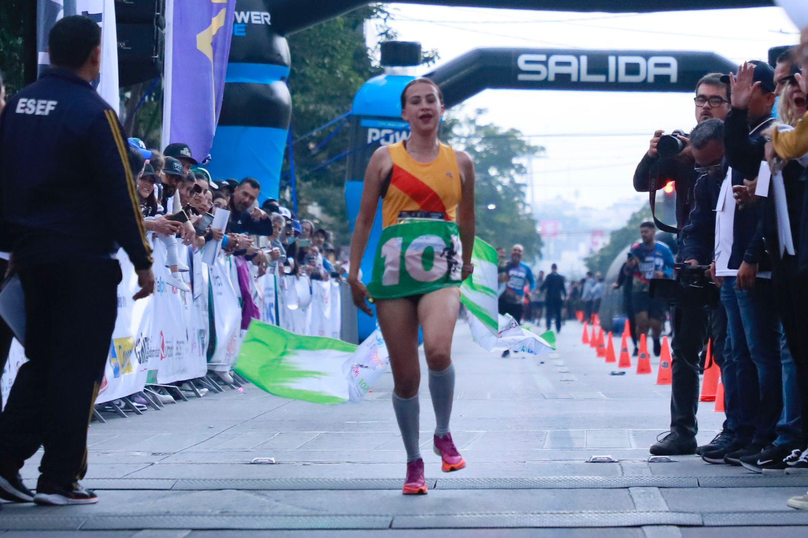 $!Mazatleca Norma Labrador conquista los 5K del Maratón de Culiacán