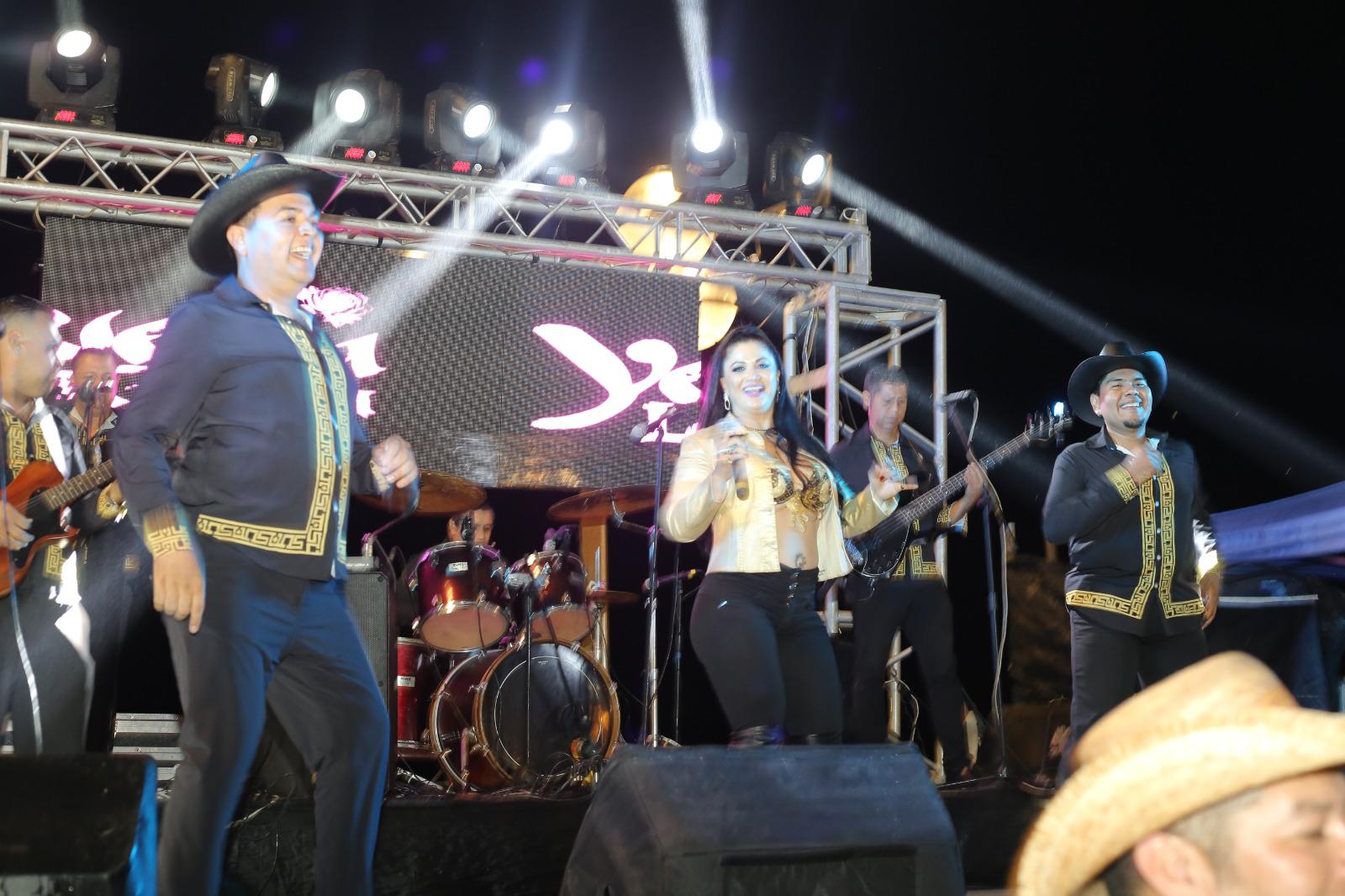 $!Vibra Olas Altas con la segunda noche del Carnaval de Mazatlán 2025