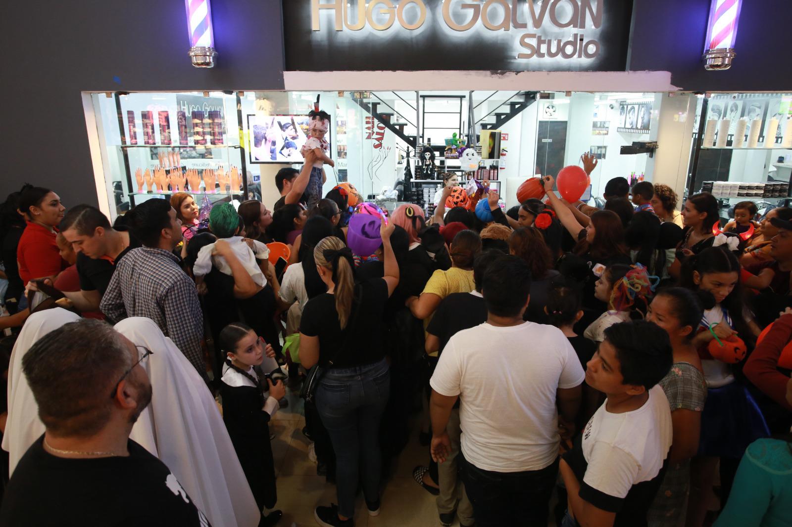 $!#Galería | En la Gran Plaza y en las letras de Mazatlán se arma la fiesta de Halloween