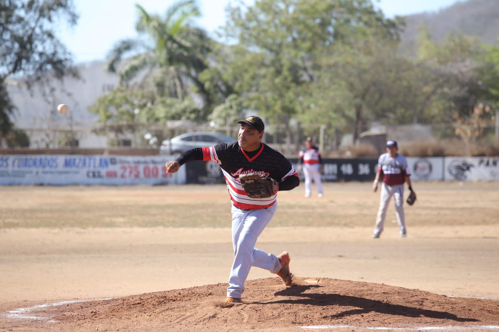 $!Los Plebes del Rancho son los reyes del playoffs de la Liga de Beisbol Eco Taxis Verdes