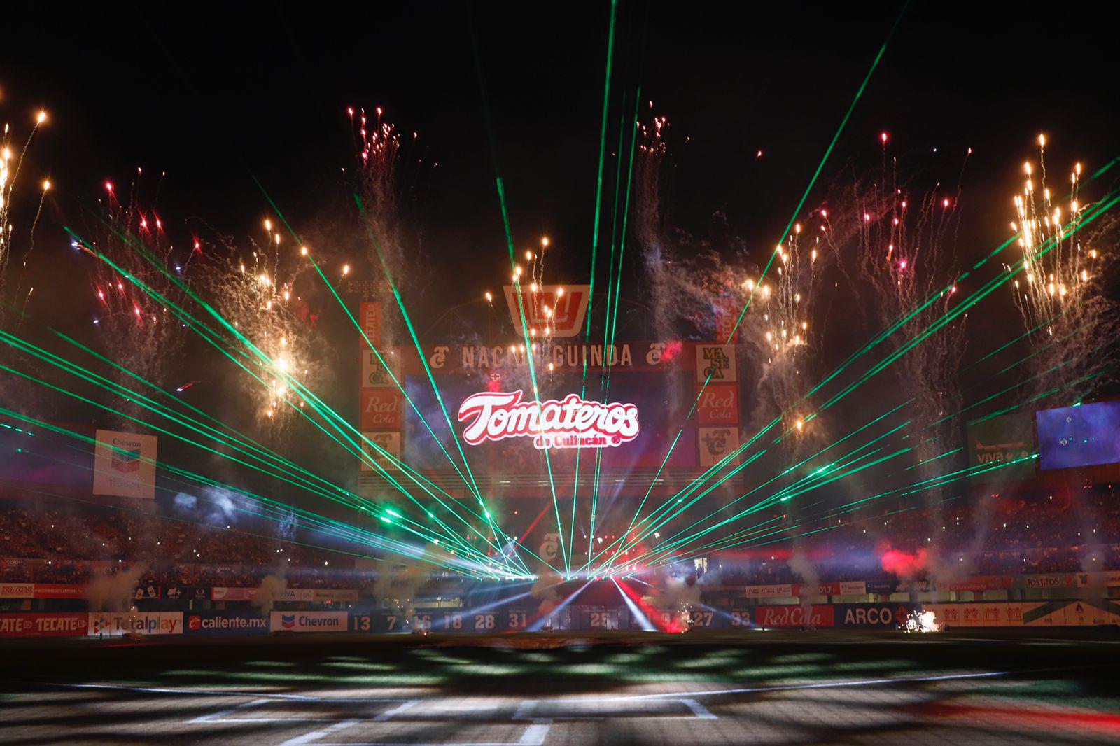 $!Con inauguración a reventar se pinta de guinda estadio de los Tomateros