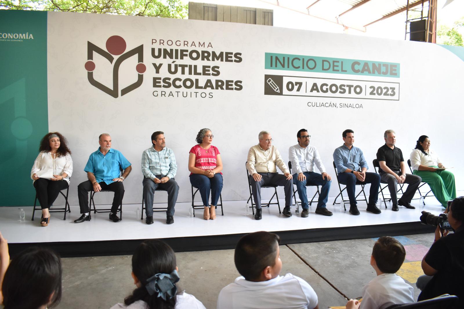 $!Gobernador da banderazo al canje de uniformes y útiles en Sinaloa